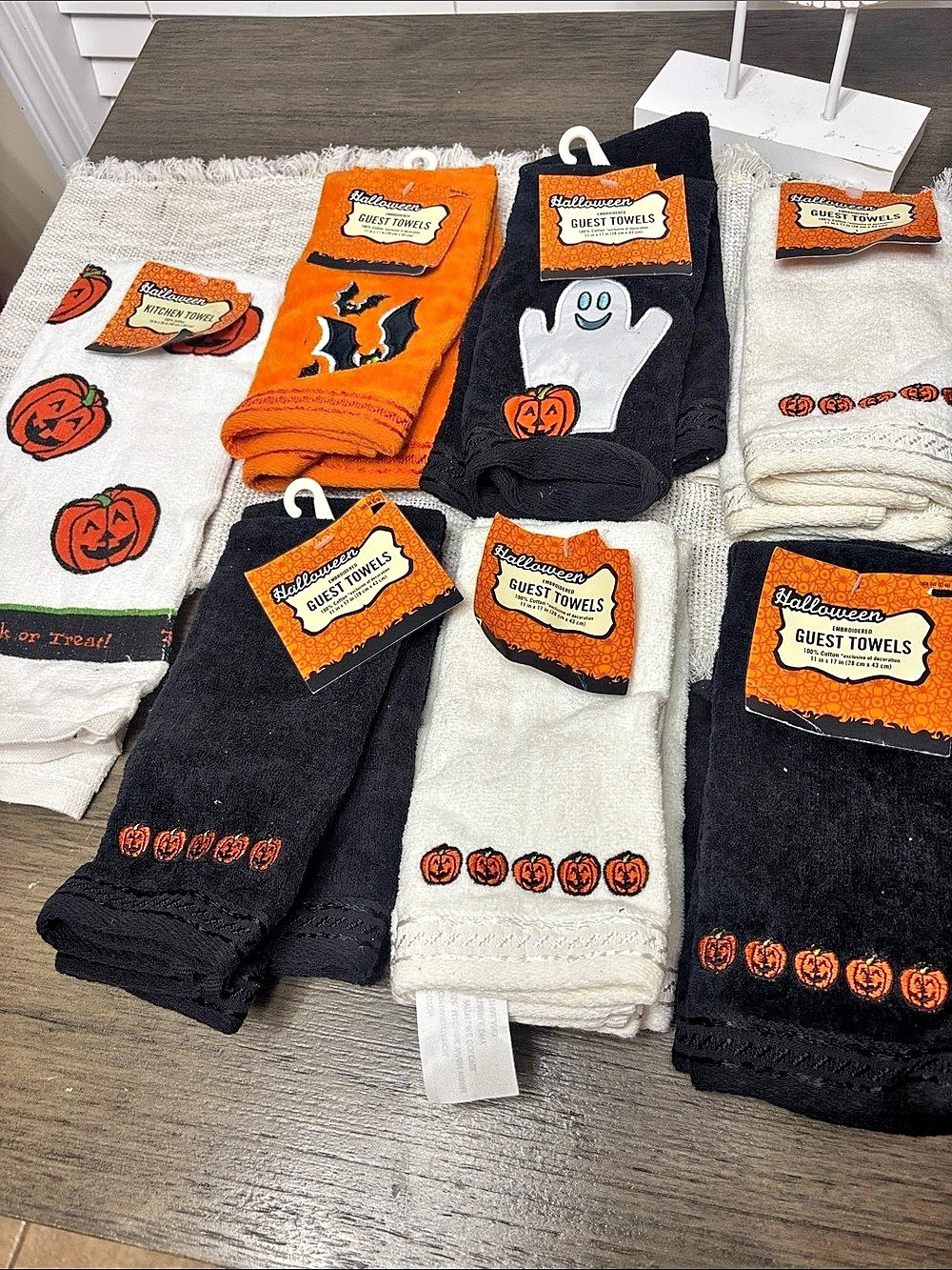 Halloween Guest Towels Black & White ( 6 guest towels & 1 kitchen towel )